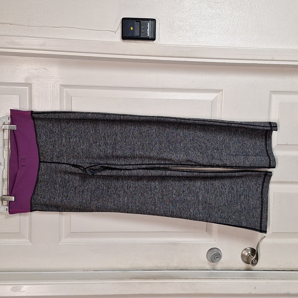 LuluLemon Wide Leg Gray and Purple Groove Yoga Pants 8